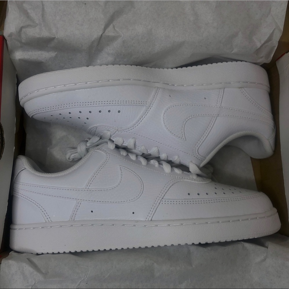 NEW! Woman’s Nike Court Vision Low